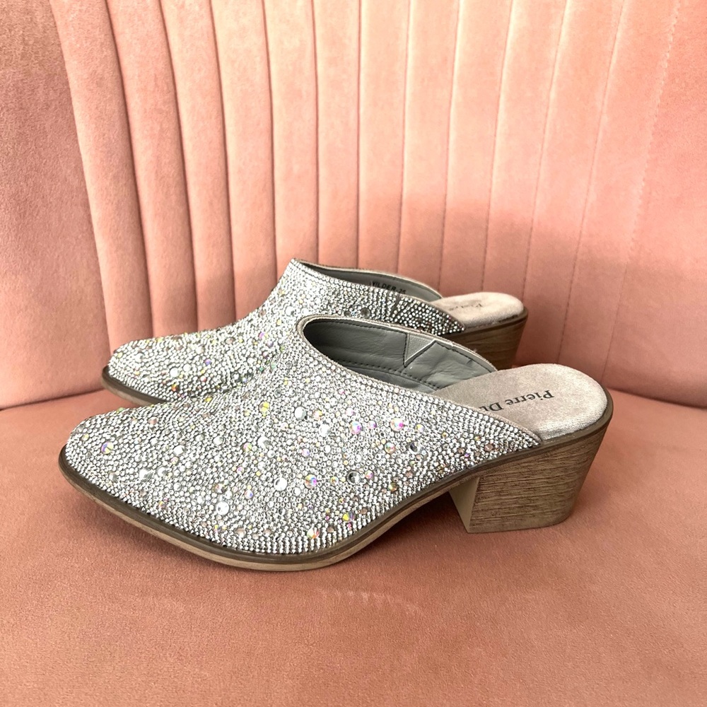 NEW Pierre Dumas Women Pointed Toe Rhinestone Slip on Mules
